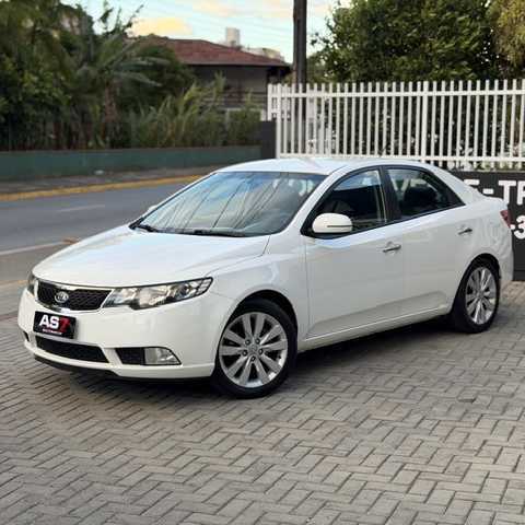 Kia Cerato SX3 1.6 Aut. 2013 segundo dono