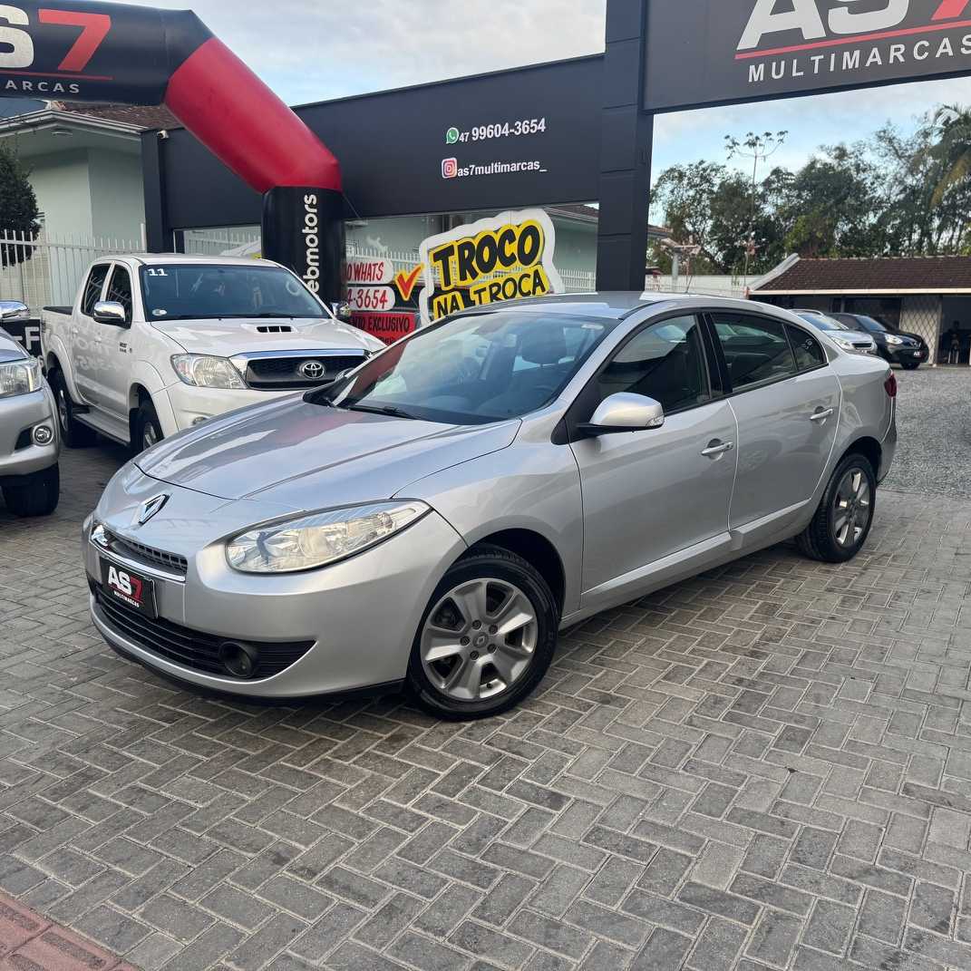 Renault Fluence Dynamique 2.0 Flex CVT 2012