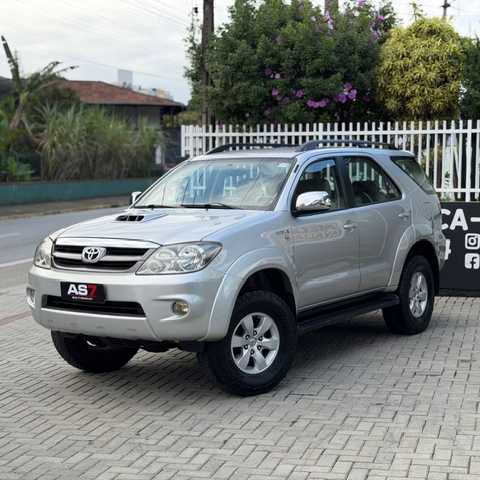 Toyota Hilux SW4 SRV 3.0 Diesel 4X4 Aut. 2006 5 lugares